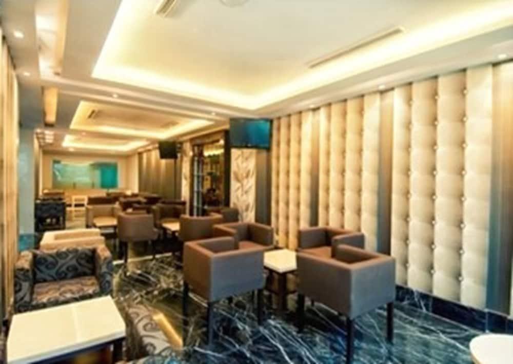 Grand Sakura Hotel Medan Exterior foto