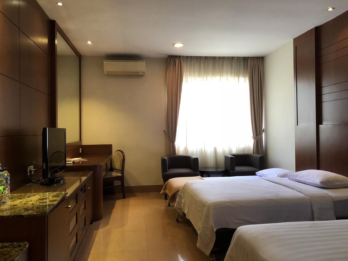Grand Sakura Hotel Medan Exterior foto