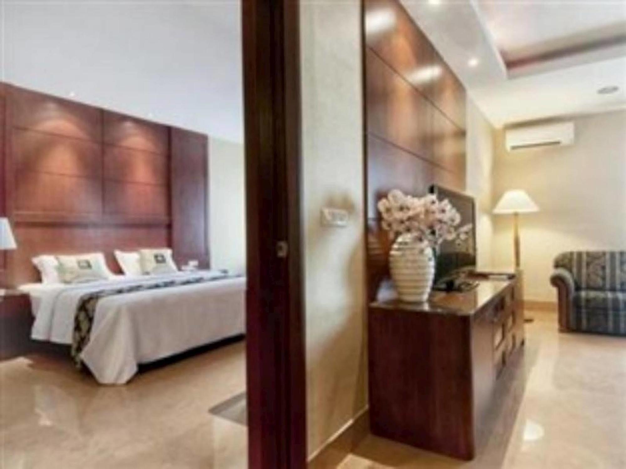 Grand Sakura Hotel Medan Exterior foto